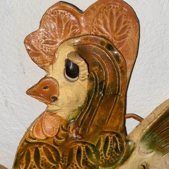 Vintage Stoneware Folk Art Rustic 11 1/2”Hanging Rooster and 7”Utensil Holder - Picture 7 of 14